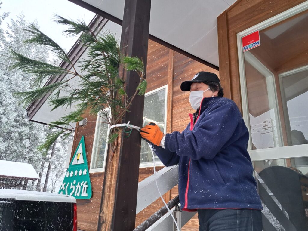 そんな中運転手さんがしめ縄を設置してくれていました～ありがとうございます♪